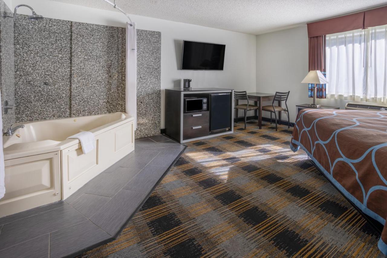 Super 8 By Wyndham Villa Rica Eksteriør billede