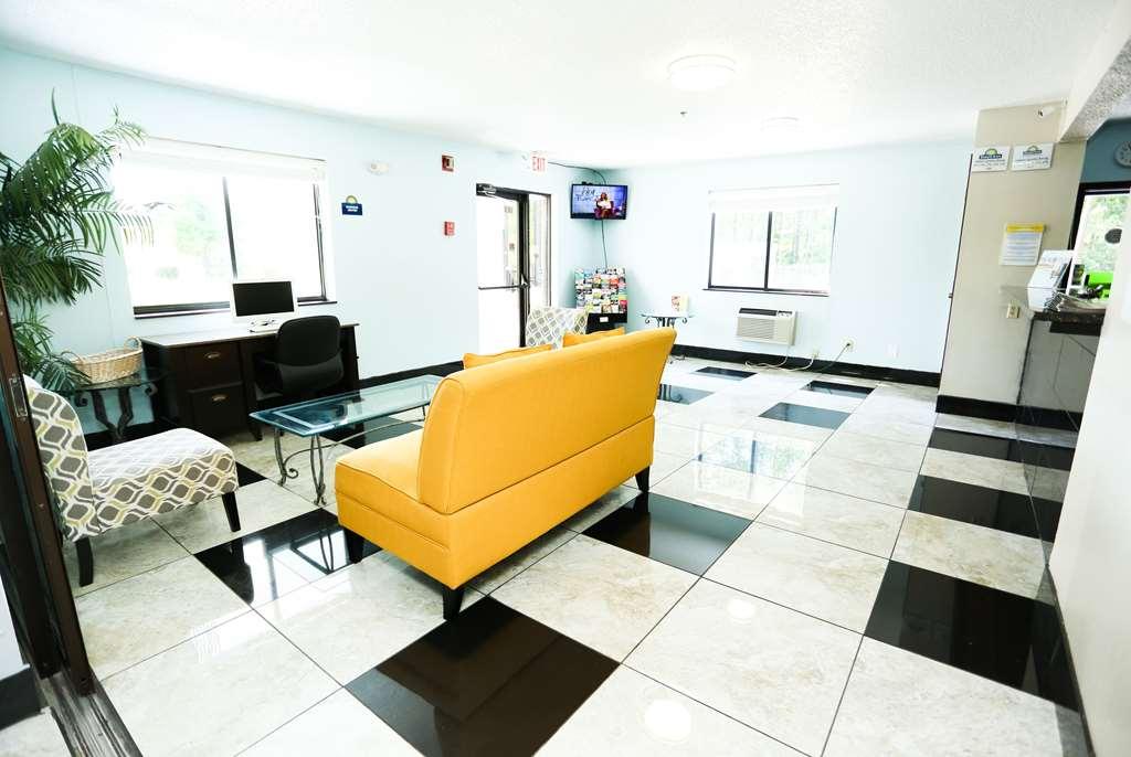 Super 8 By Wyndham Villa Rica Interiør billede