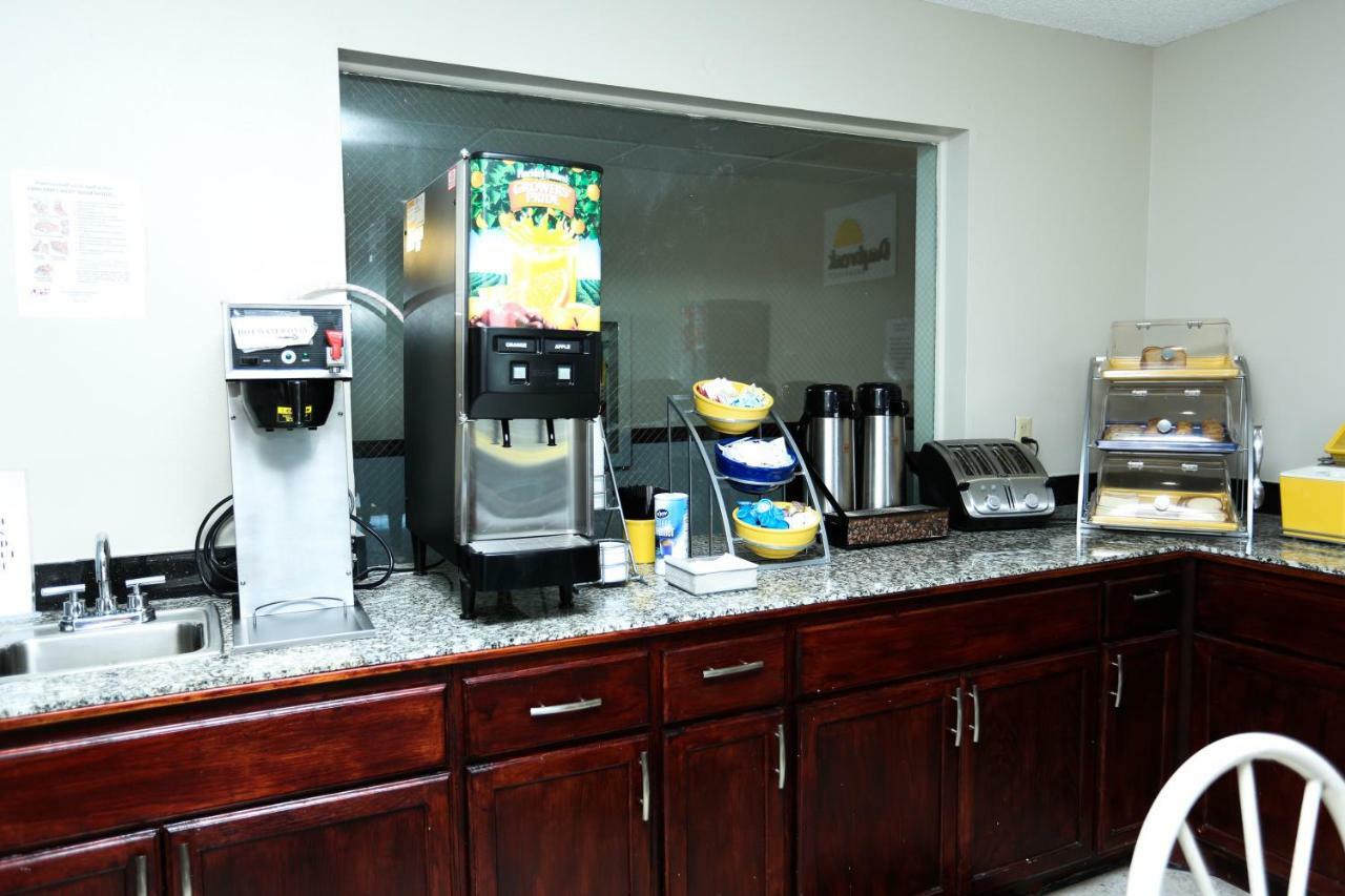 Super 8 By Wyndham Villa Rica Eksteriør billede