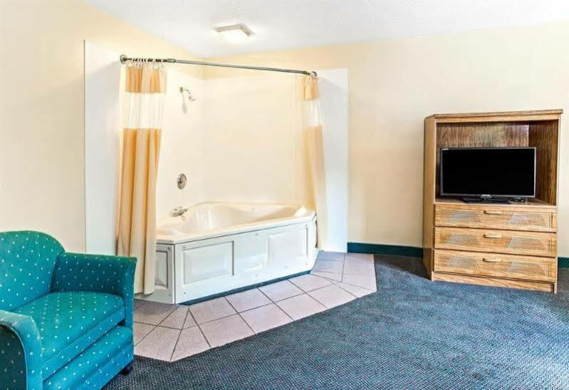 Super 8 By Wyndham Villa Rica Eksteriør billede